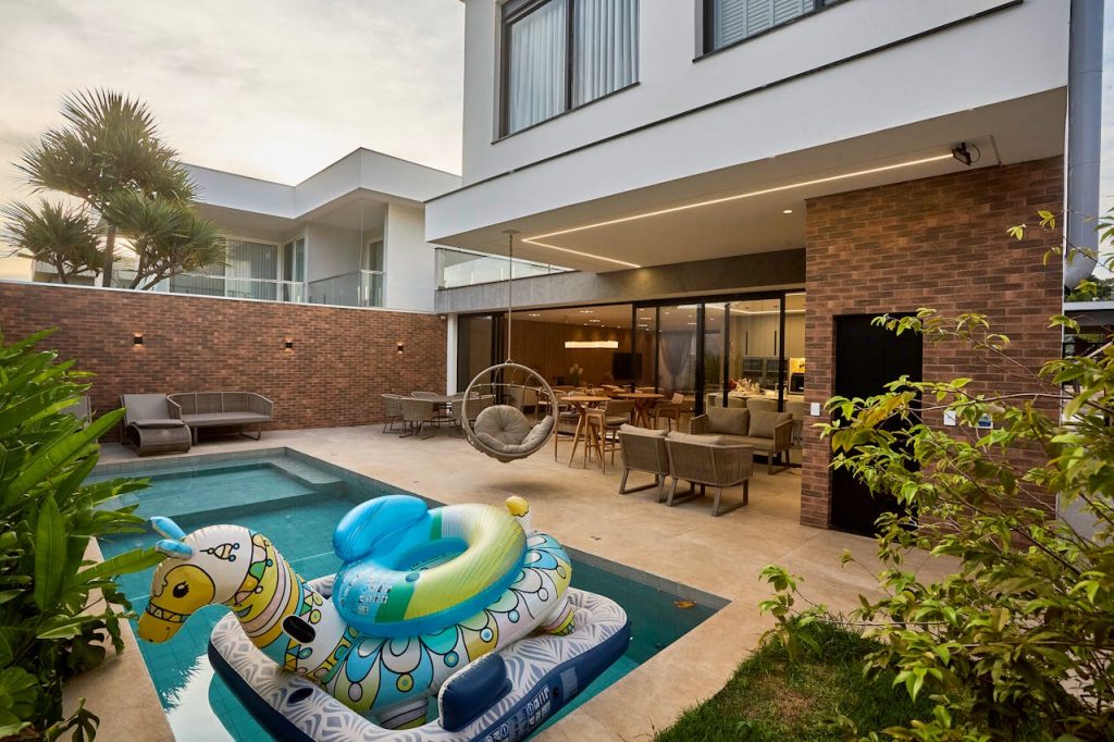 pool-cleaning-company