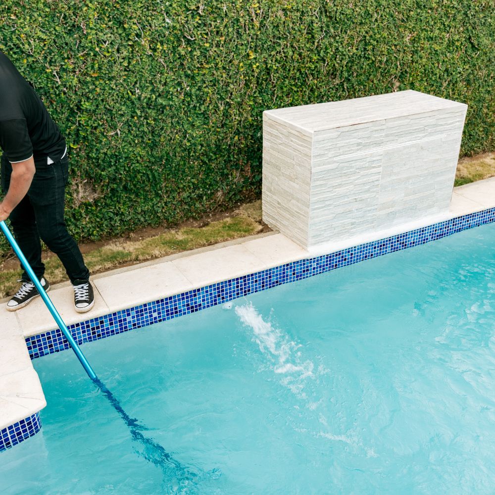 pool-cleaning-service